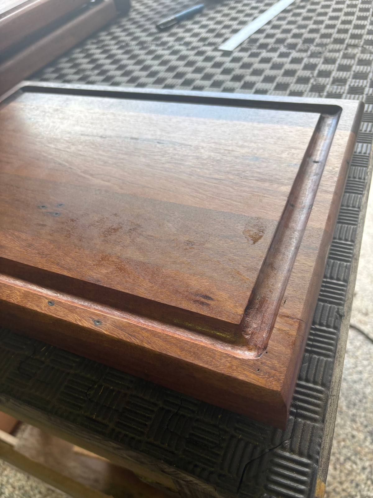 The Little Stinger- Small everyday Chopping board