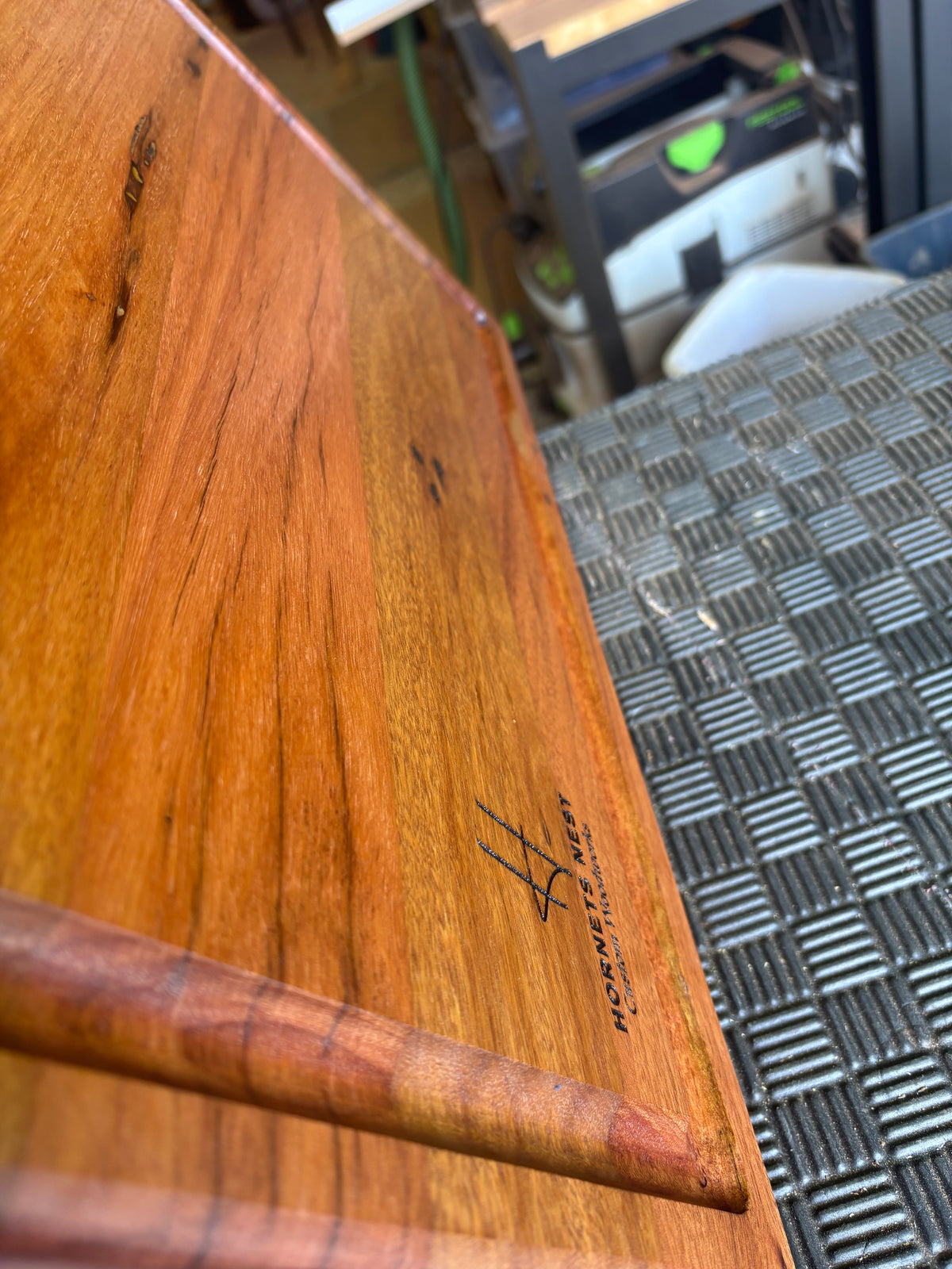 The Little Stinger- Small everyday Chopping board