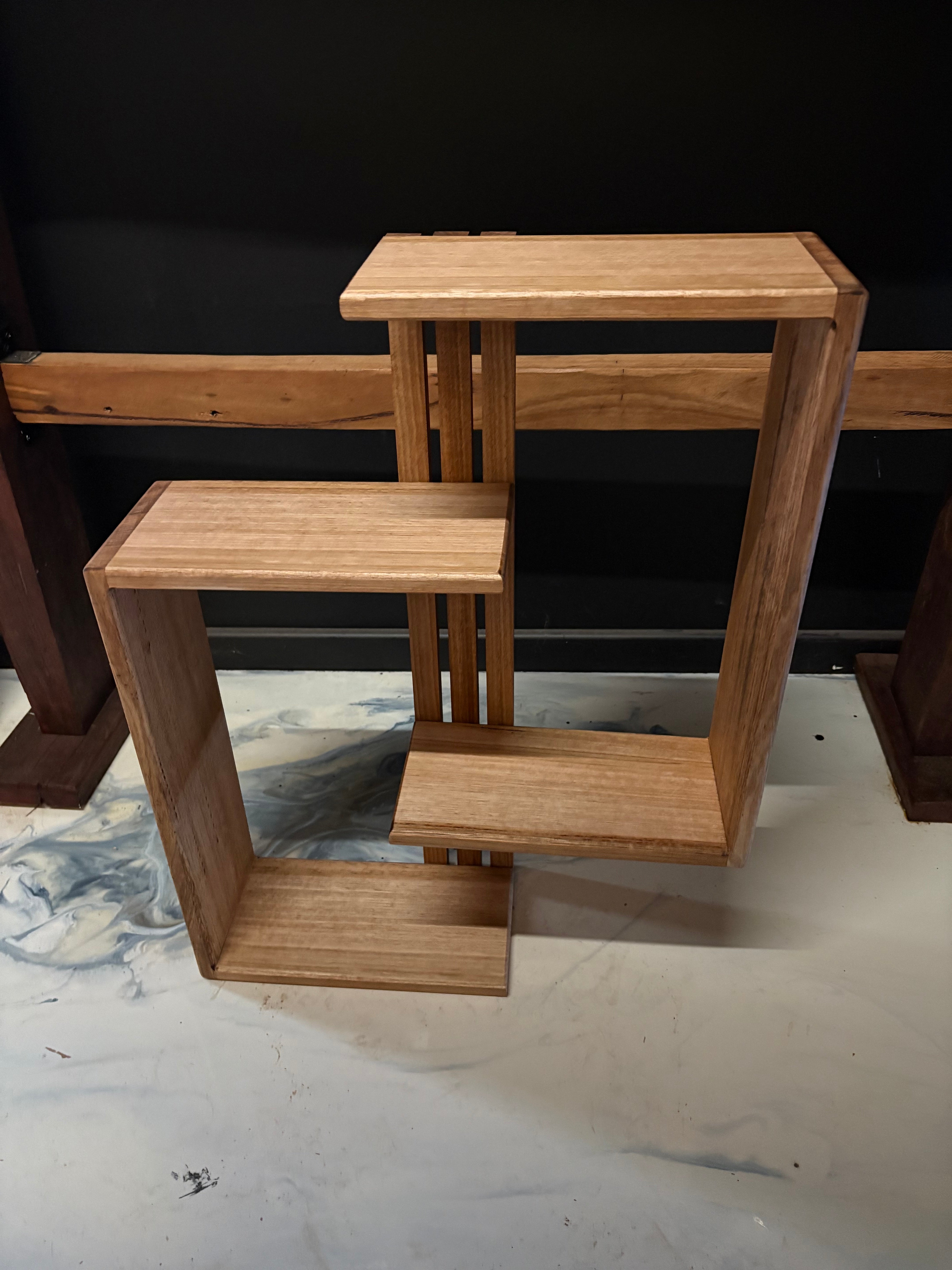TAS OAK DECORATIVE SHELVING