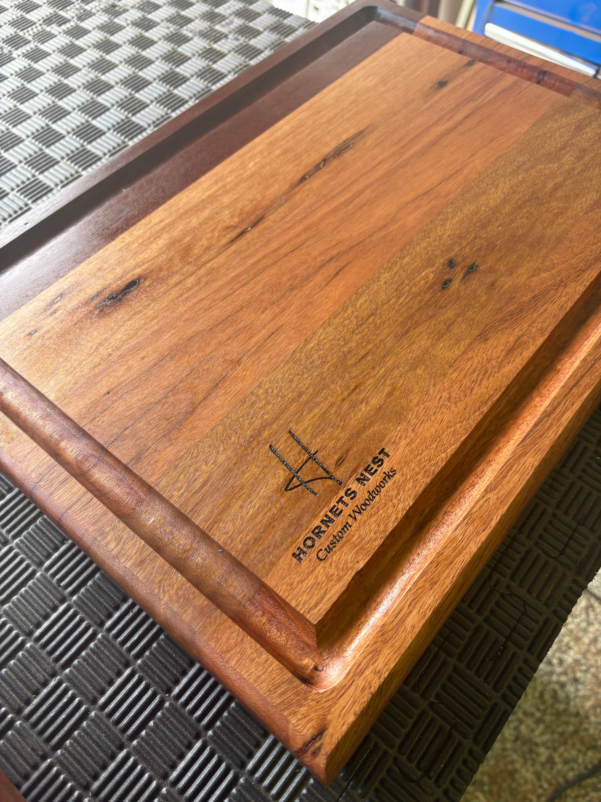 The Little Stinger- Small everyday Chopping board