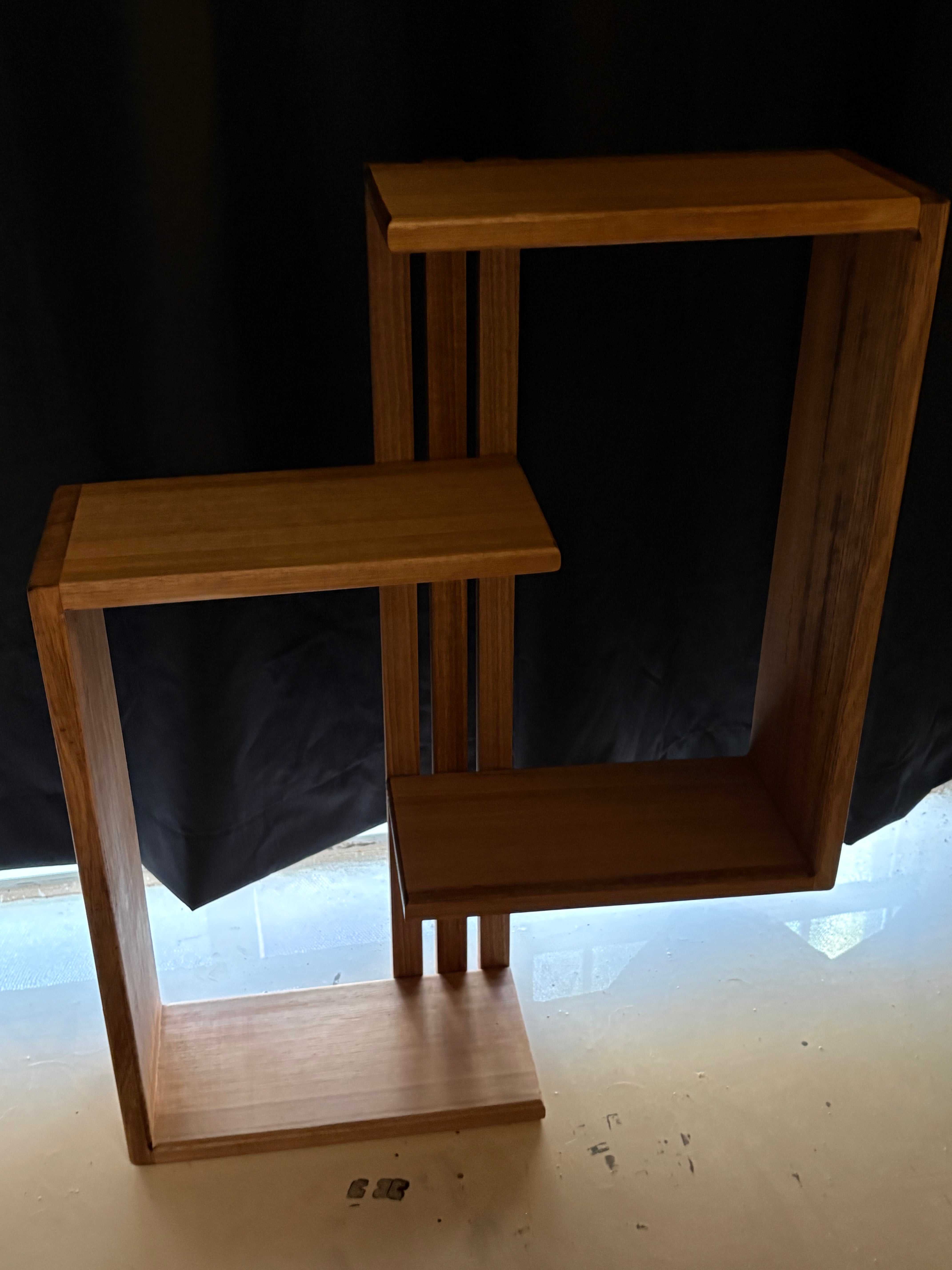 TAS OAK DECORATIVE SHELVING