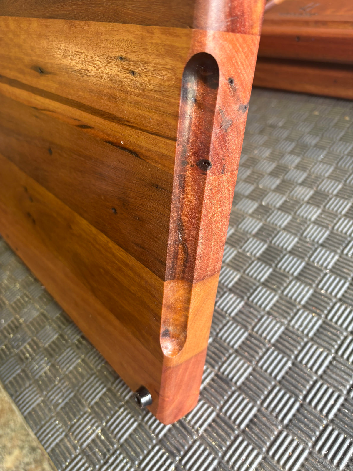 The Little Stinger- Small everyday Chopping board