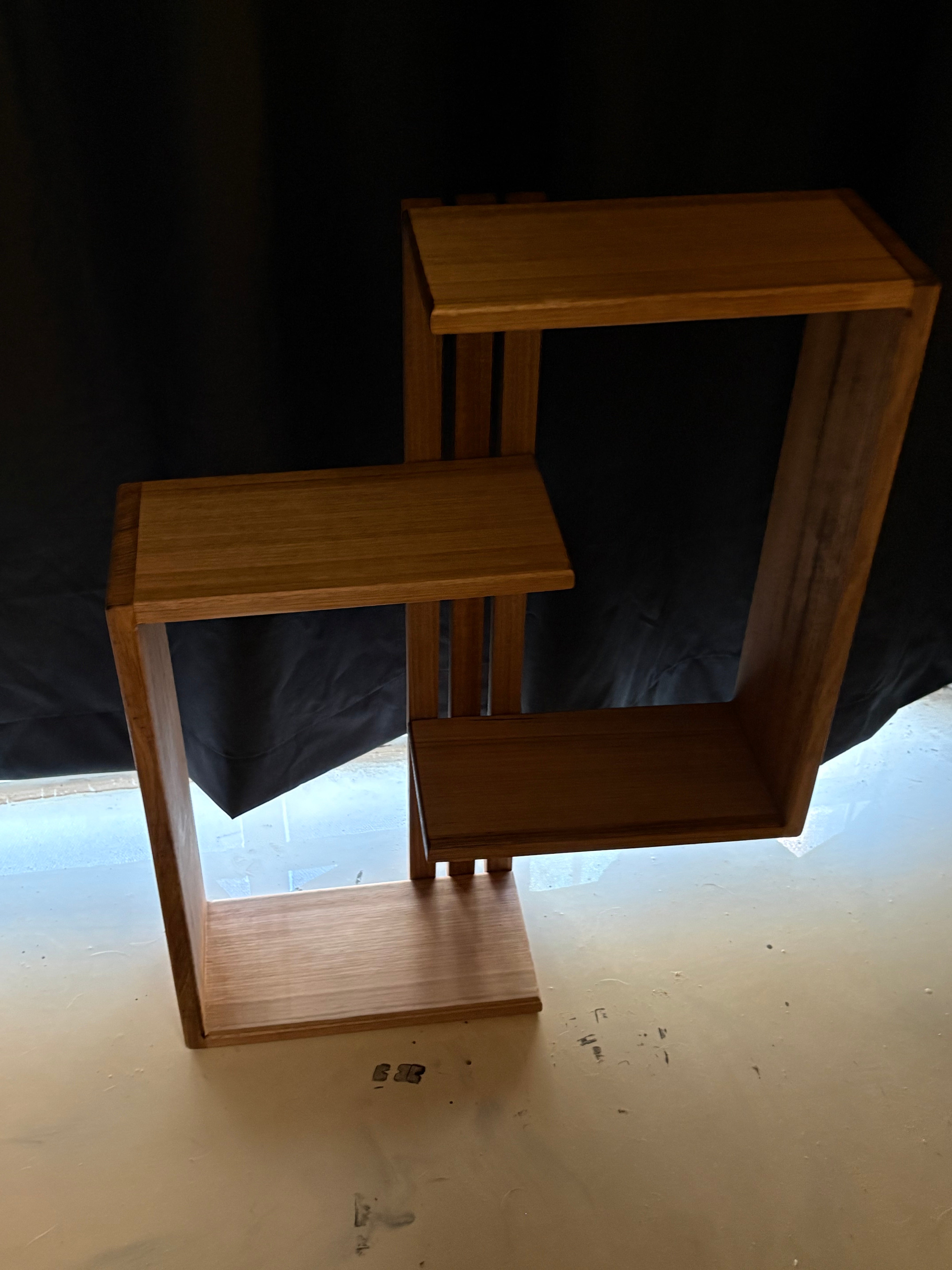 TAS OAK DECORATIVE SHELVING
